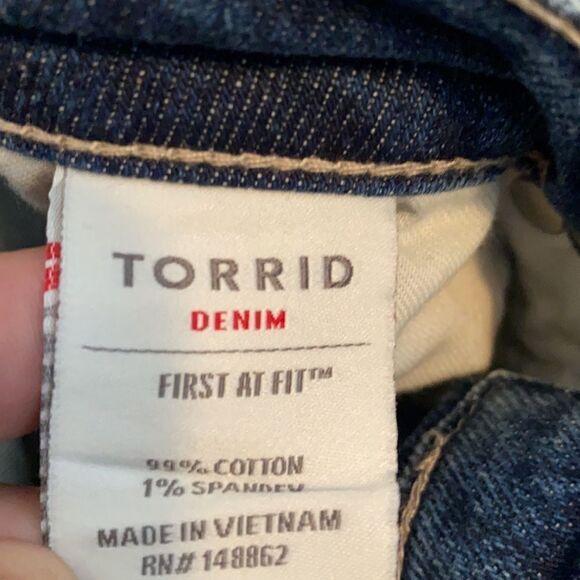 Torrid High-Rise Straight Distressed Ripped Denim Raw Hem Jeans Contemporary - Picture 13 of 14